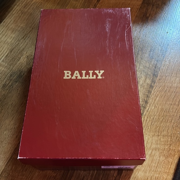 Vintage Bally Royce Bone and Black Heels - Picture 10 of 10